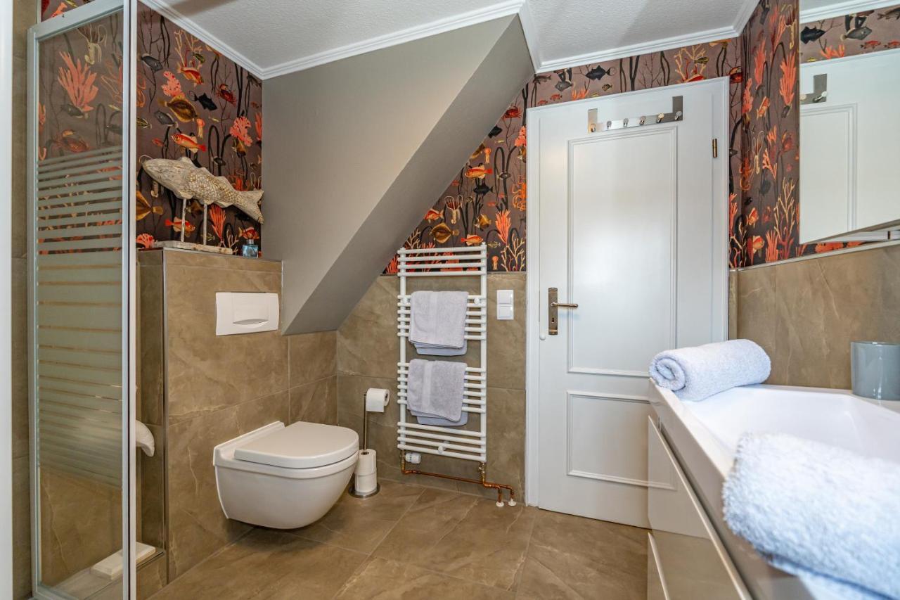 Gemütliche Wohnung unter Reet mit Pool und Sauna in Keitum Exterior foto