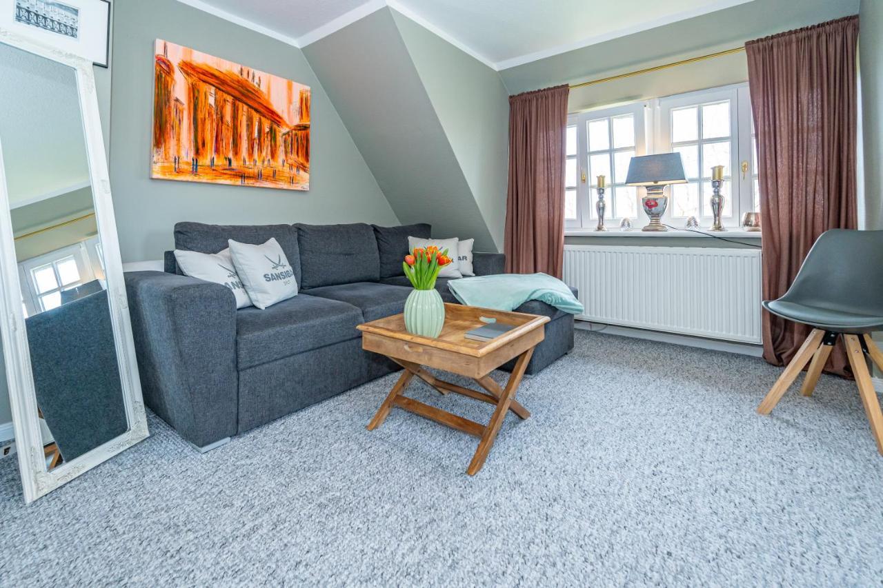 Gemütliche Wohnung unter Reet mit Pool und Sauna in Keitum Exterior foto
