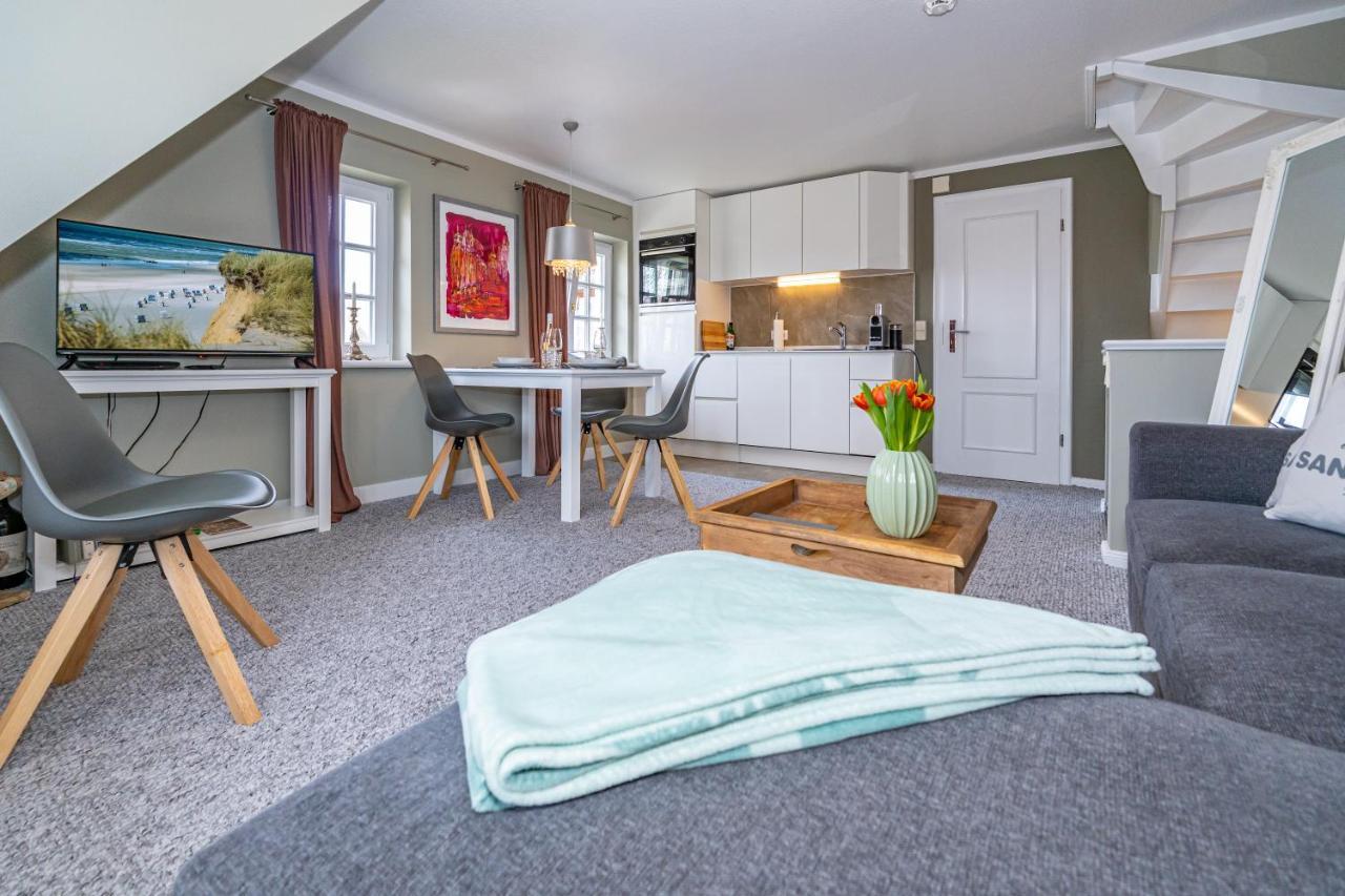 Gemütliche Wohnung unter Reet mit Pool und Sauna in Keitum Exterior foto